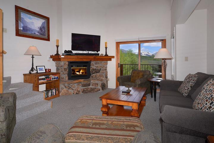 Pet Friendly Paradise Place - Sunny Condo With Hot Tub