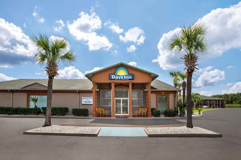 Days Inn by Wyndham Hardeeville/ I95 State Line Pet Policy