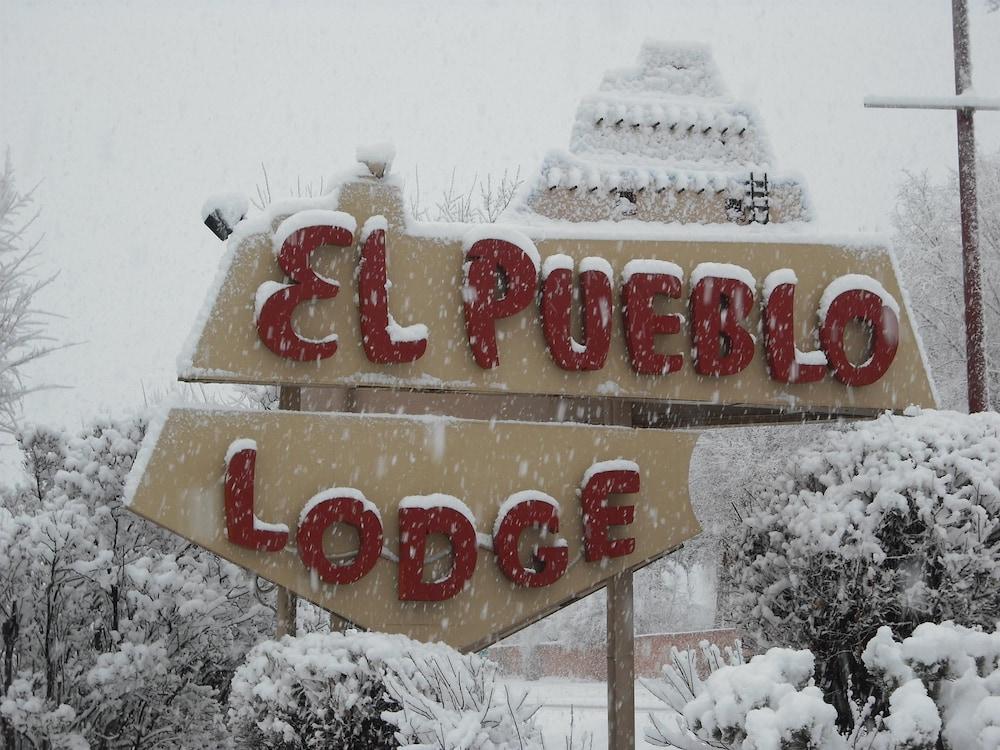 Pet Friendly El Pueblo Lodge