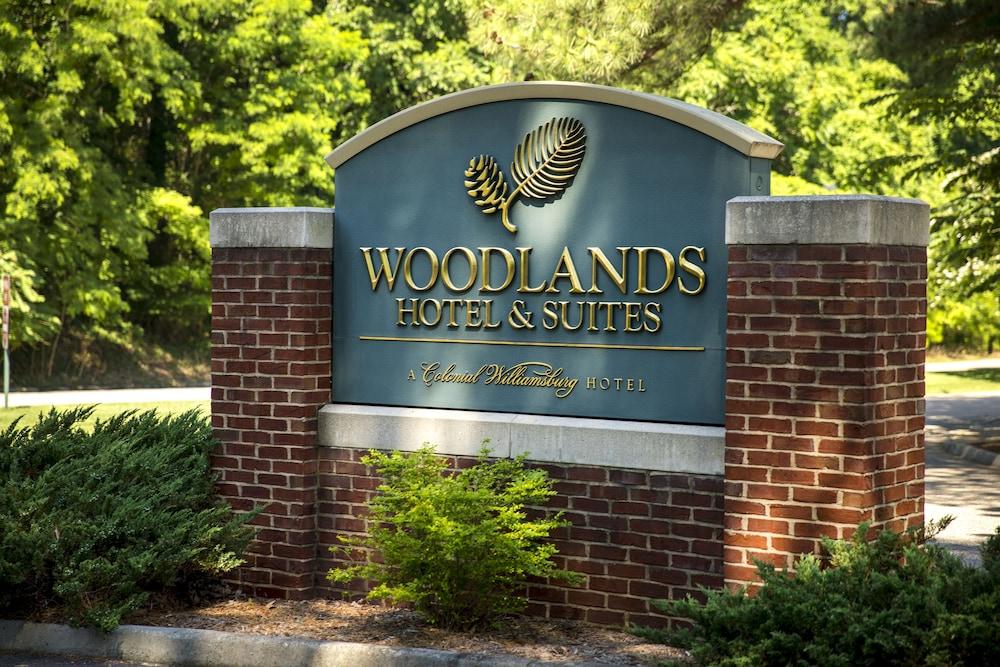 Pet Friendly Williamsburg Woodlands Hotel & Suites