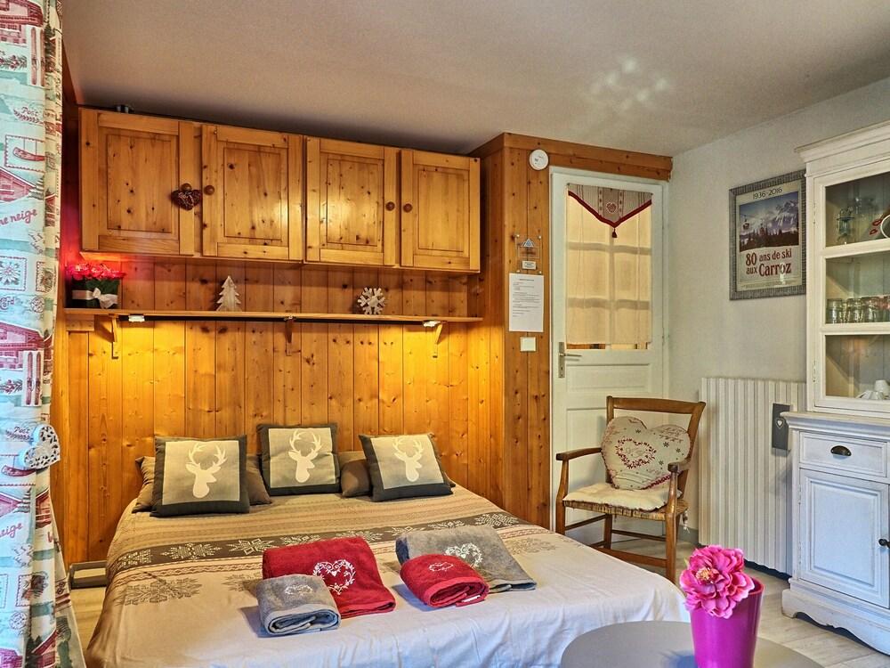 Pet Friendly Charming Apartment in Individual Chalet
