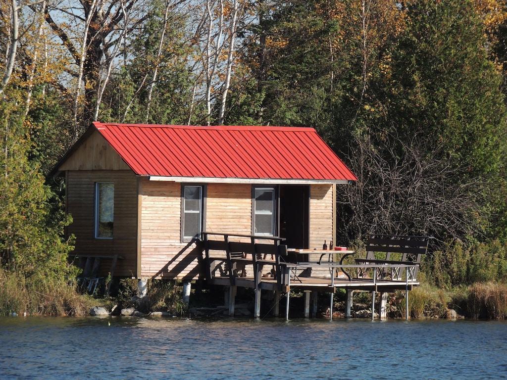 Pet Friendly Waterfront Cabin on Private Trout Lake
