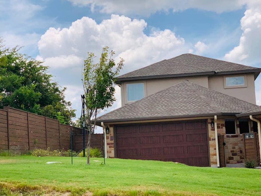 McDade Airbnb Rentals Pet Policy