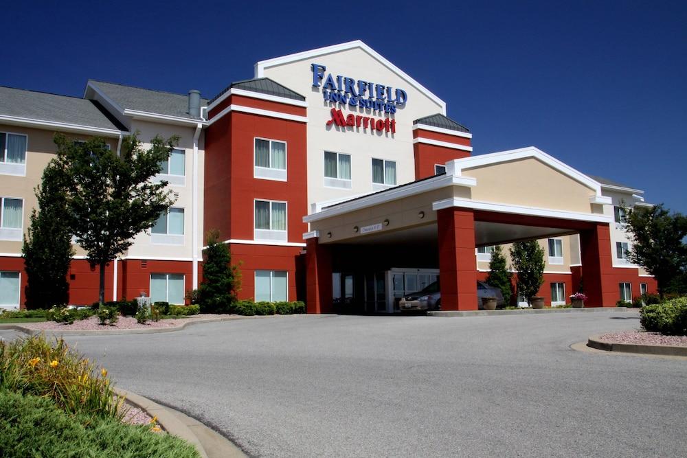 Pet Friendly Fairfield Inn and Suites by Marriott Marion