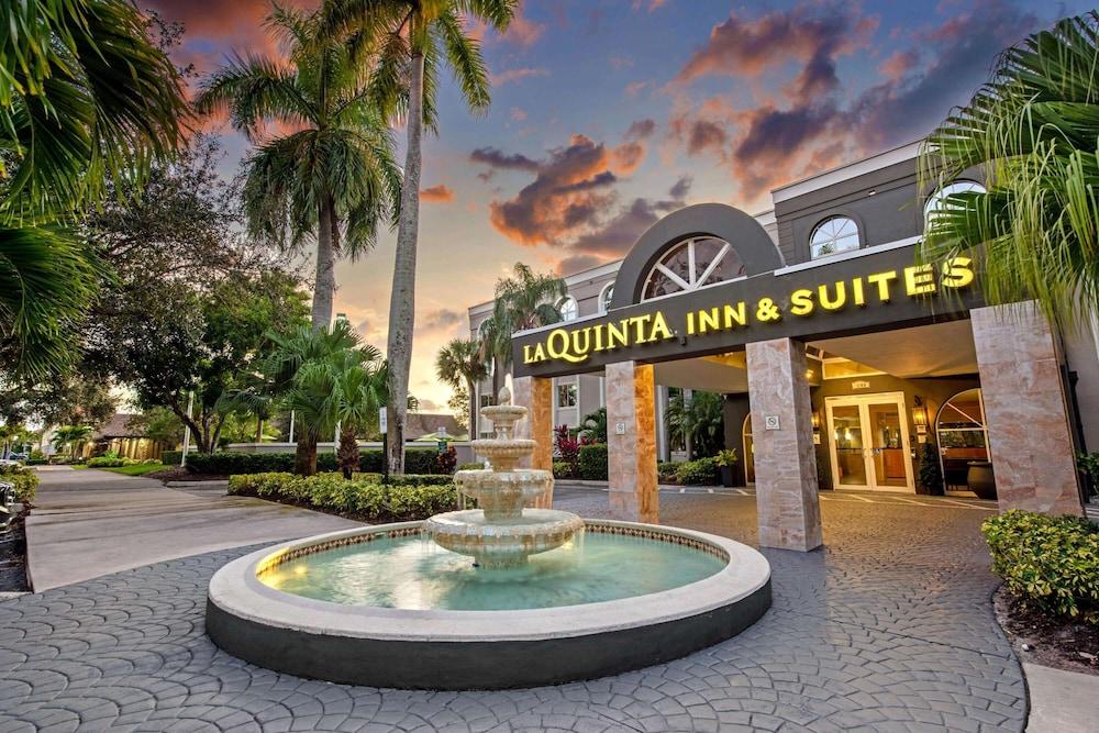 Pet Friendly La Quinta by Wyndham Coral Springs South