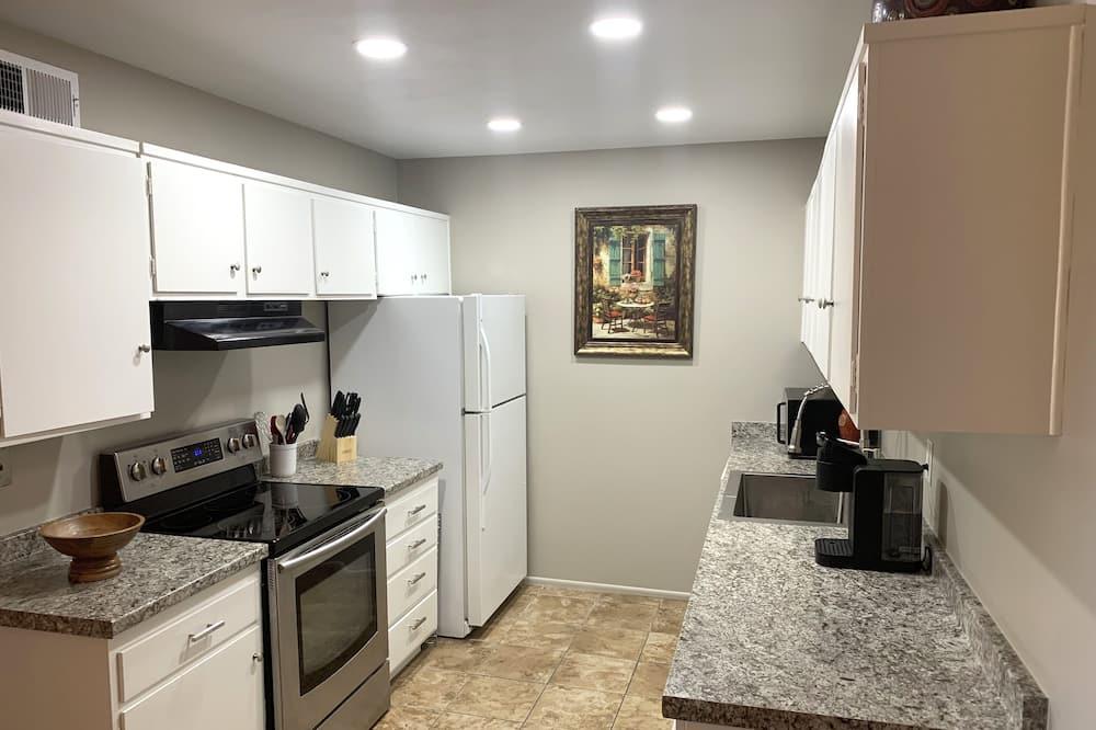Pet Friendly Remodeled Yuma Condo Across from the Pool