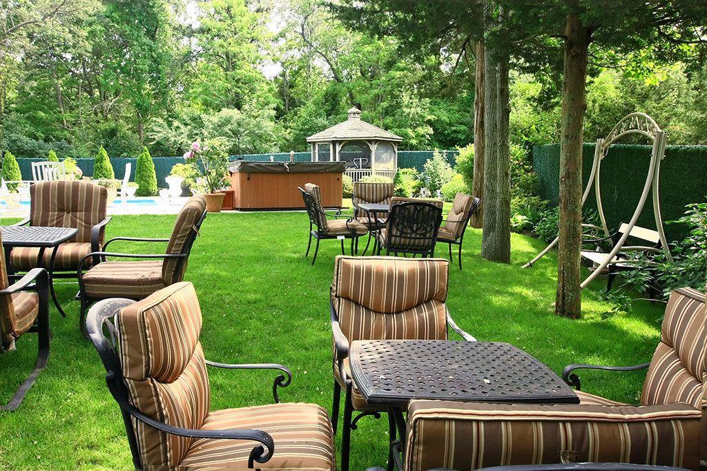 Southampton Waterfront Vacation Rental House Pet Policy