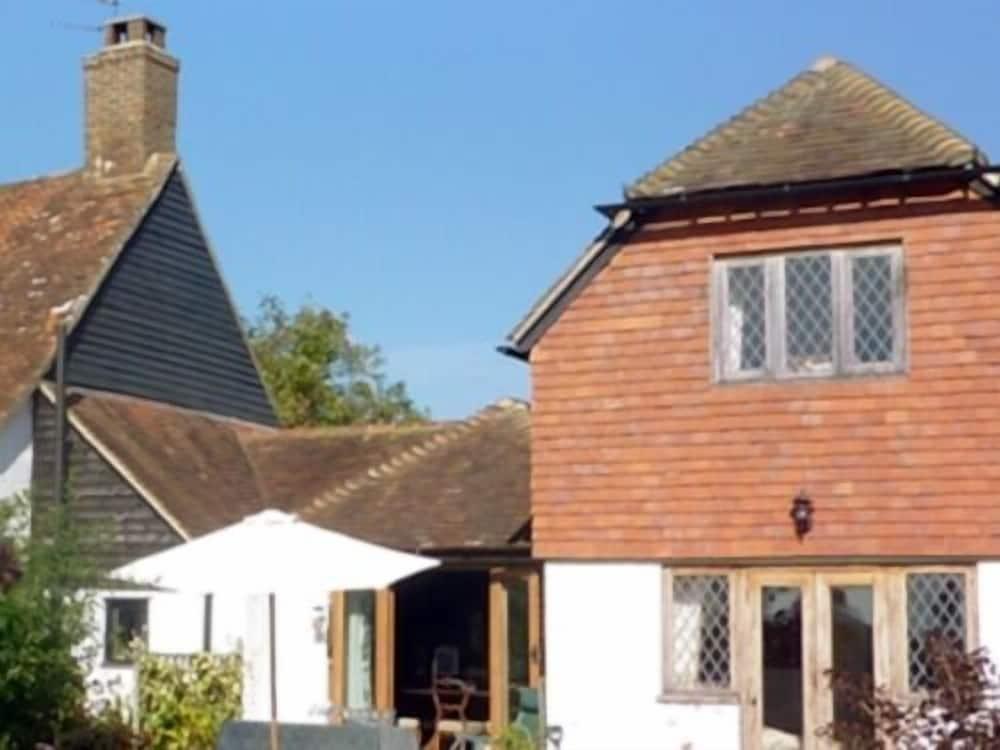 Pet Friendly Bed and Breakfast Dunsfold