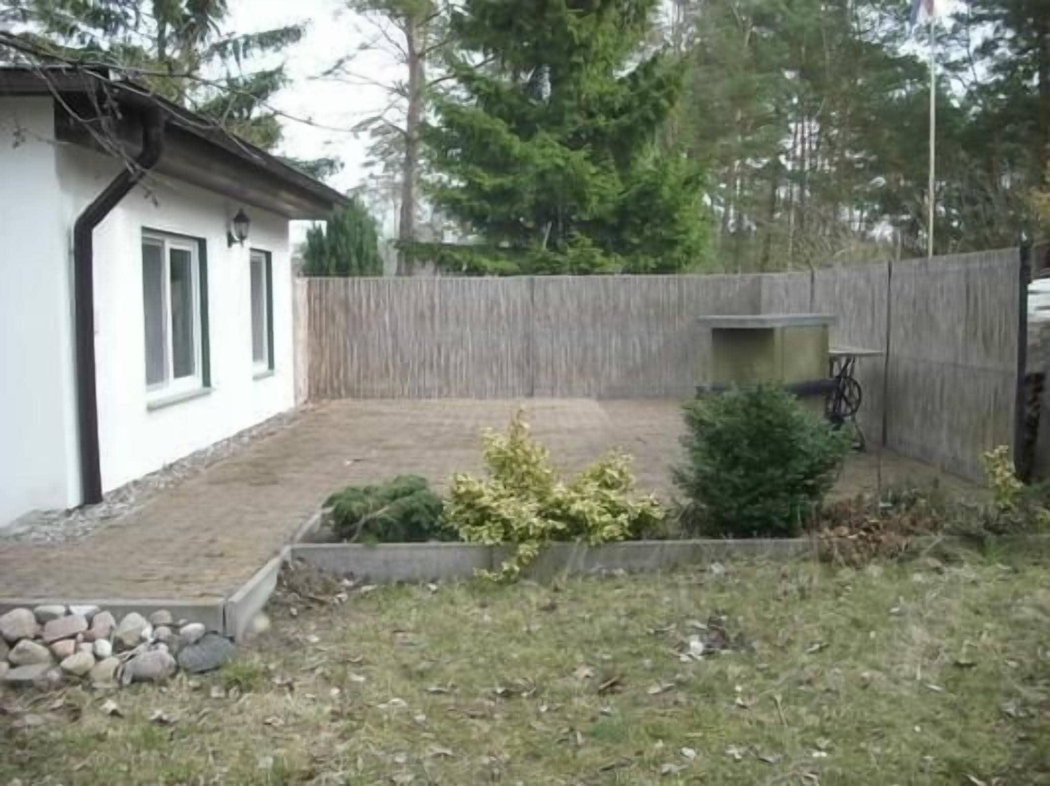 Pet Friendly 1/1 House with Fenced Yard
