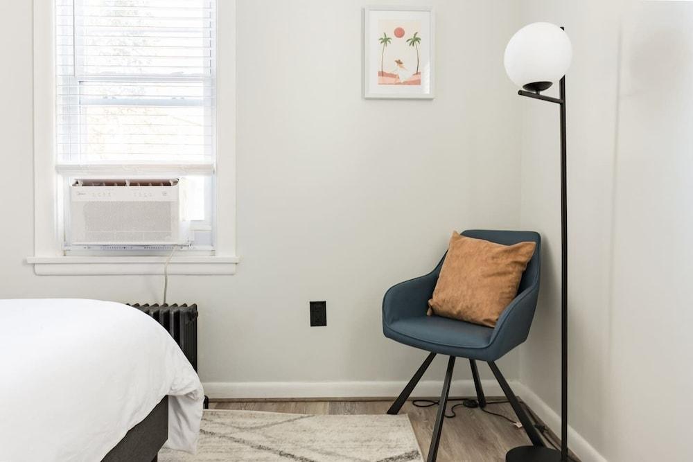 Chic Hudson Valley Escape with Jacuzzi Tub Pet Policy