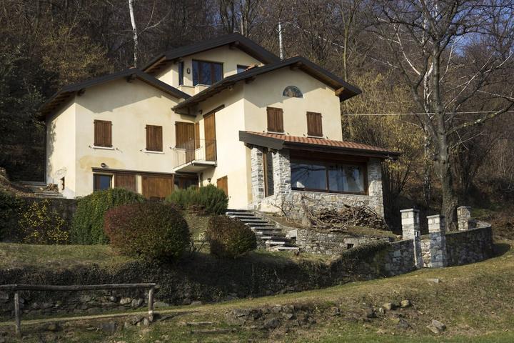 Pet Friendly Quiet Country House with View of Lake Maggiore