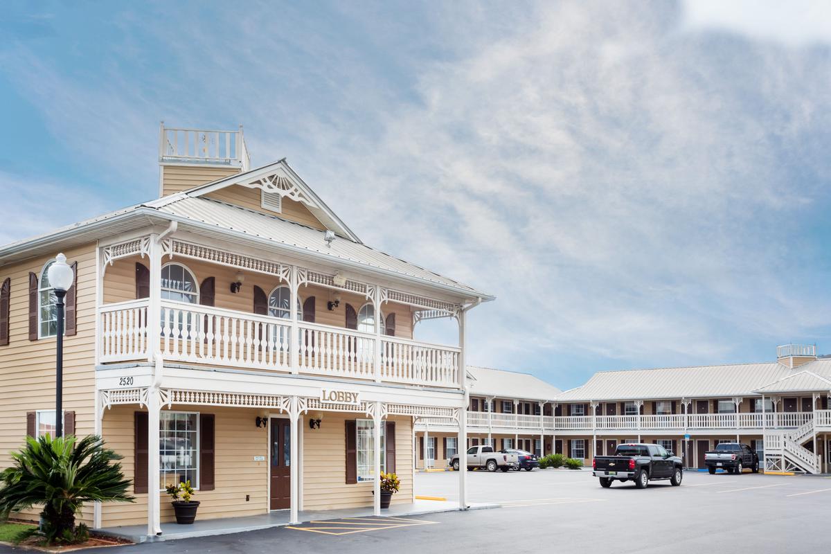 Super 8 Foley Pet Policy