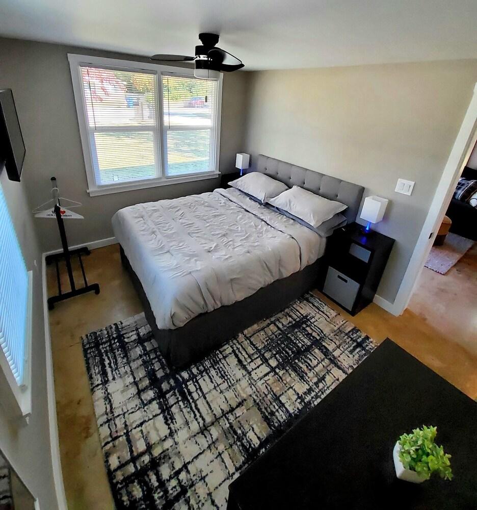 The Turquoise Door in Town of Lexington Pet Policy