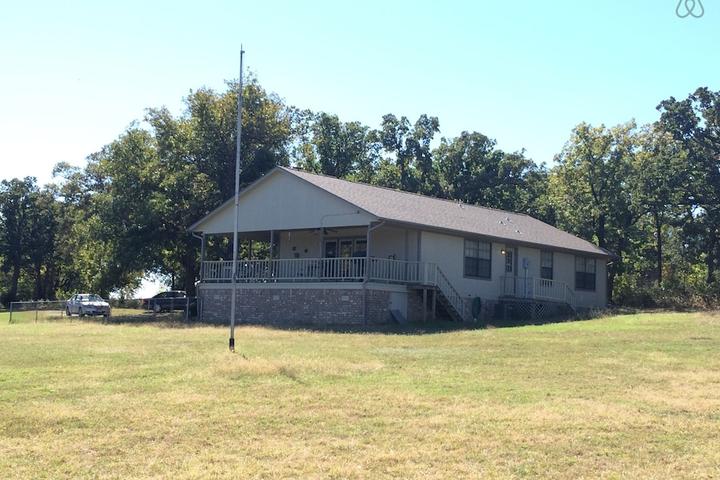 Pet Friendly Vacation Rentals in Thackerville, OK - BringFido
