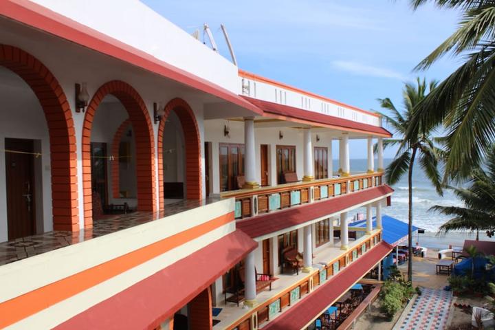 Pet Friendly Hotel Sea View Palace - The Beach Hotel
