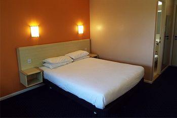 the groom room dunstable