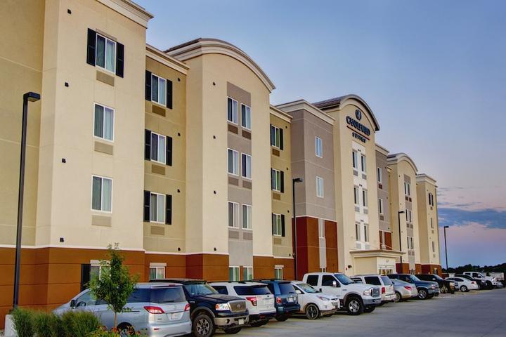 Pet Friendly Candlewood Suites Sioux City - Southern Hills an IHG Hotel