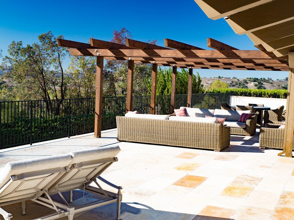 Vineyards with a View in Santa Ynez Pet Policy