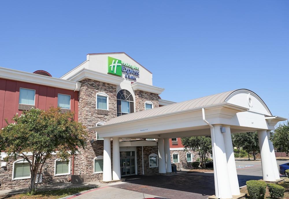 Pet Friendly Holiday Inn Express & Suites Dallas Southwest-Cedar Hill
