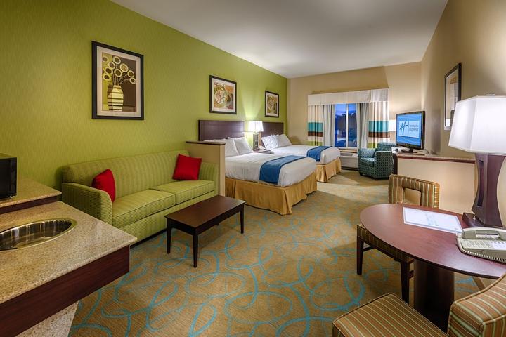 Pet Friendly Holiday Inn Express Hotel & Suites Red Bluff-South Redding an IHG Hotel
