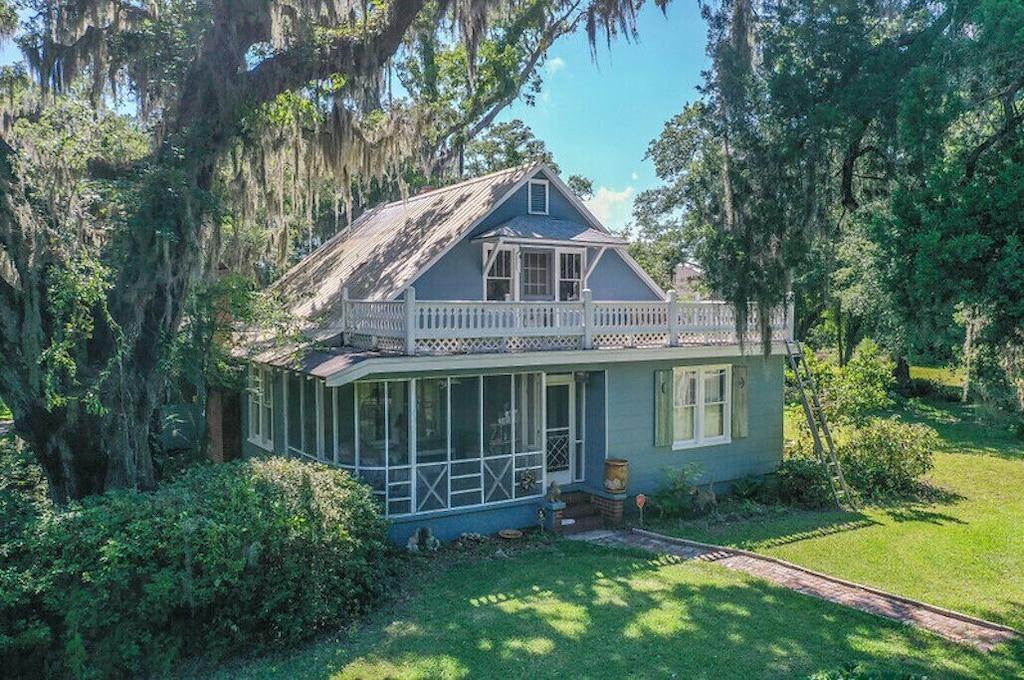 4BR House in Fernandina Beach Pet Policy