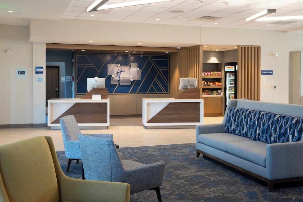 Pet Friendly Holiday Inn Express & Suites Fort Walton Beach - Eglin Area by IHG