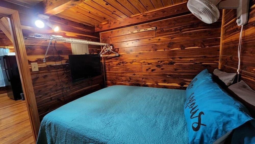 Pet Friendly The Mabry's Cabin in the Woods