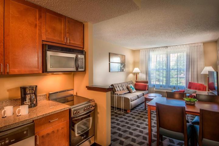 Pet Friendly TownePlace Suites by Marriott Baltimore BWI Airport