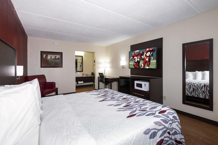 Pet Friendly Red Roof Inn Kenly - I-95