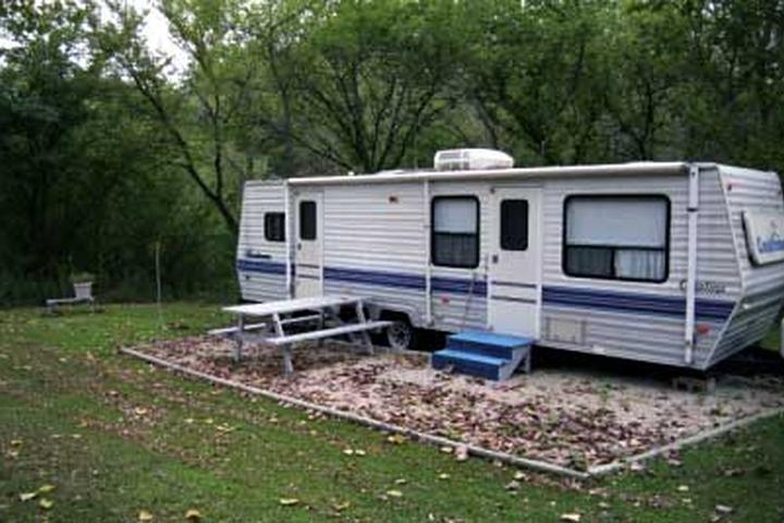 Pet Friendly Stonefort Campground