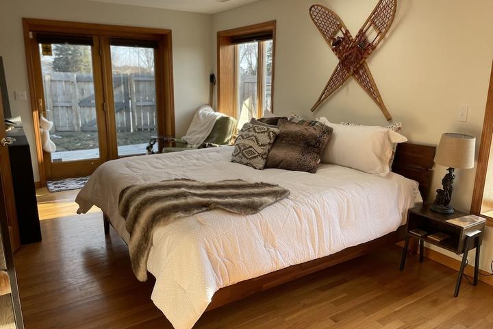 Pet Friendly Cozy Retreat Located on Lake Erie