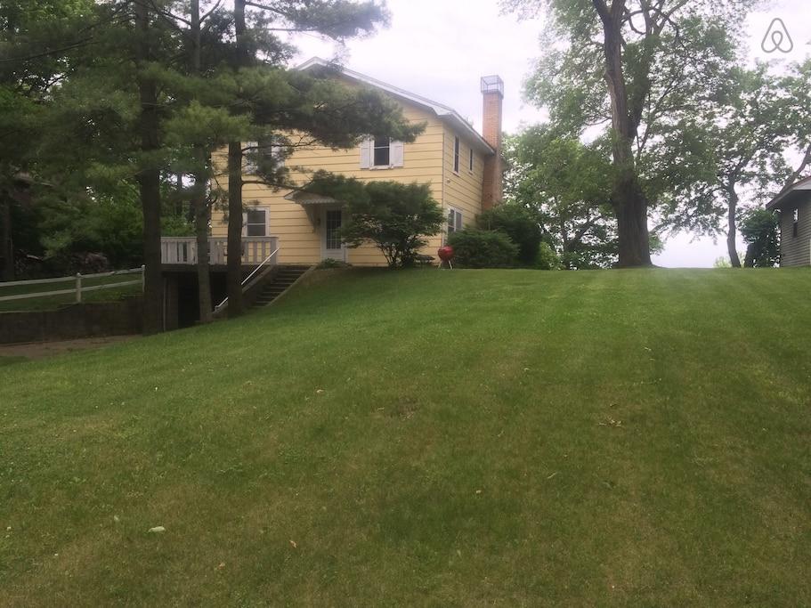 Standish Airbnb Rentals Pet Policy