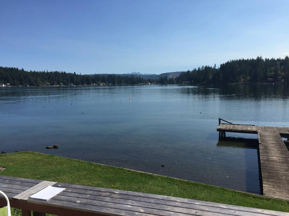 Waterfront Home on Clear Lake Pet Policy