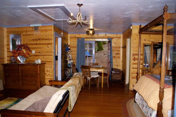 Pet Friendly Elk Creek Airbnb Rentals