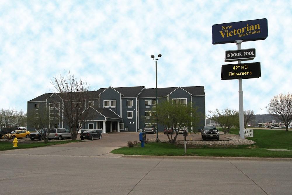 Pet Friendly New Victorian Inn & Suites in Sioux City IA