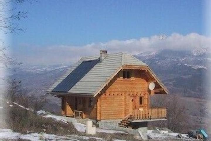 Pet Friendly Mountain Chalet Facing the Park of the Ecrins