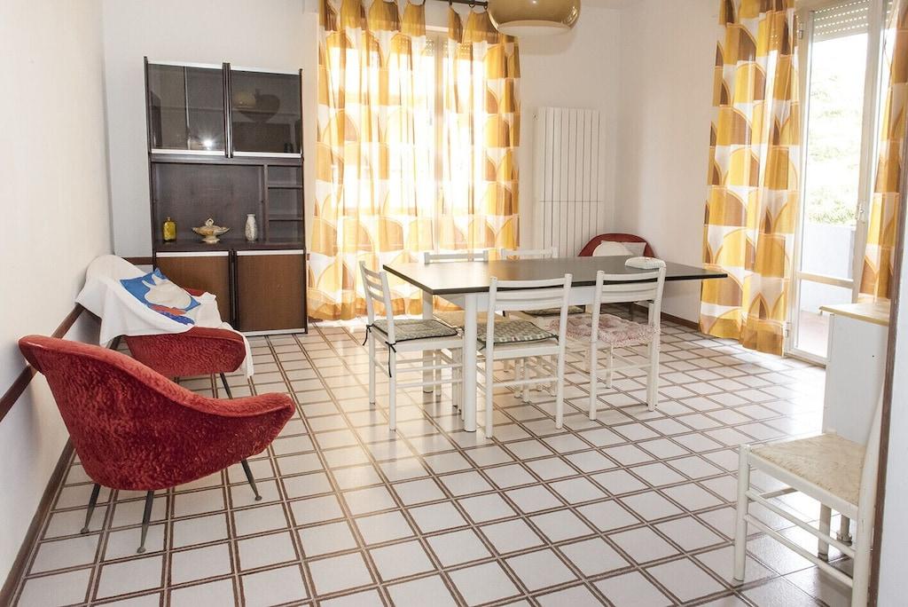 Pet Friendly Apartment a Stone's Throw from the Sea