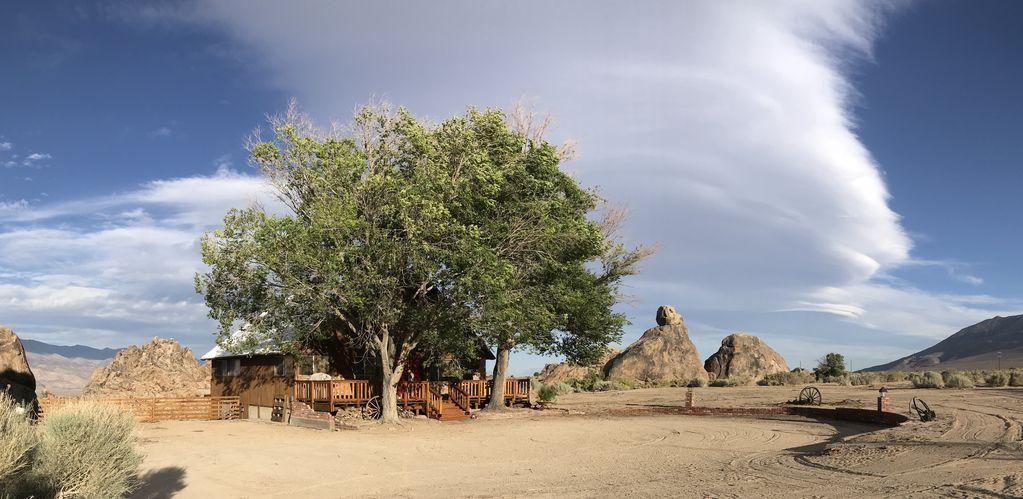 Pet Friendly Hotels In Lone Pine Ca Bringfido