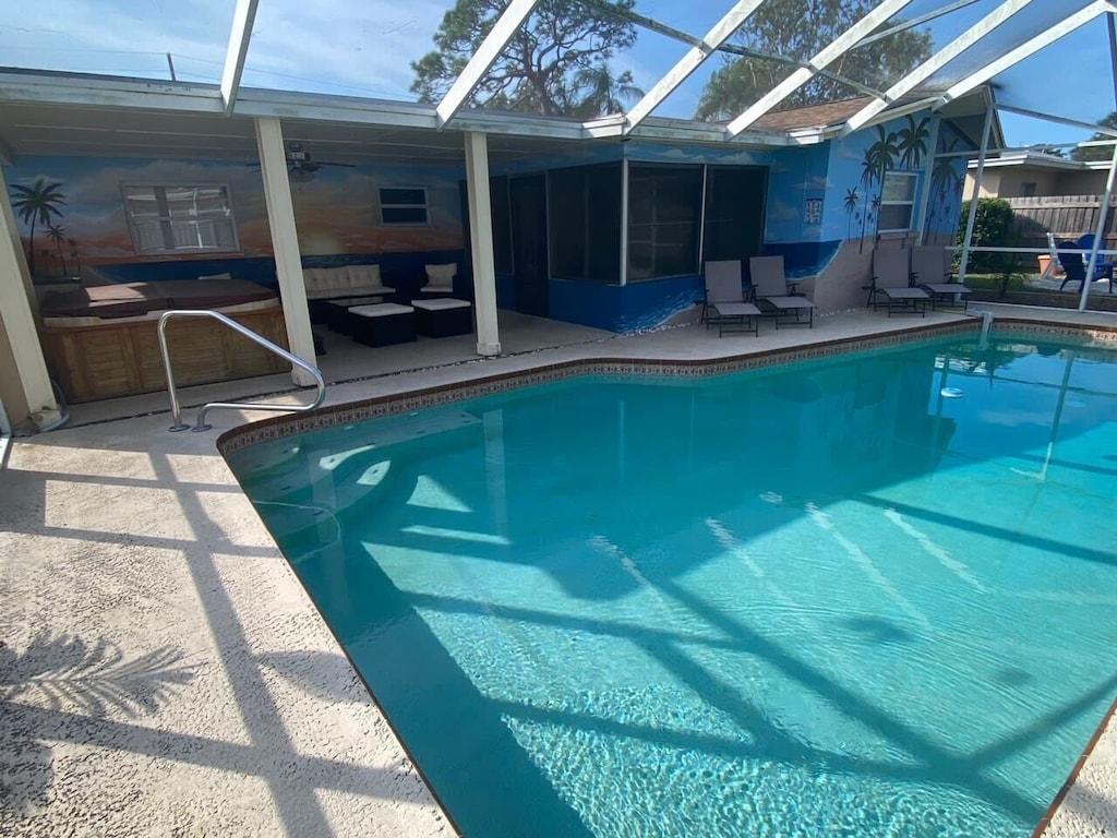 Pet Friendly Home Close to Beaches with Heated Pool