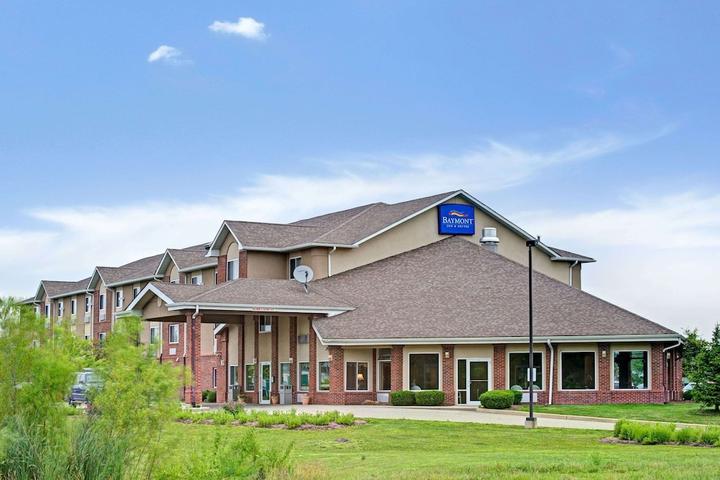 Pet Friendly Baymont by Wyndham Indianapolis