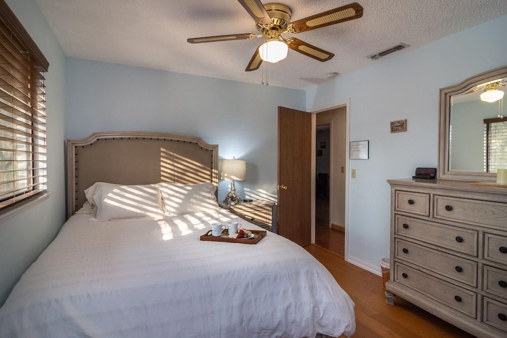 Charming Cabin in Yosemite Near River Pet Policy