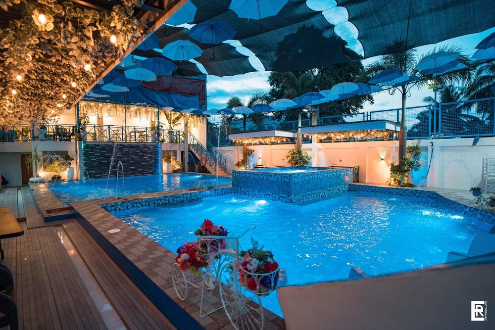 Pet Friendly Bernese Resort Hotel Powered by Cocotel