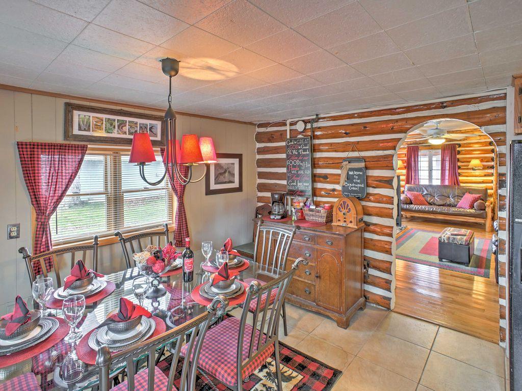 2BR Houghton Lake Cabin with Community Dock Pet Policy