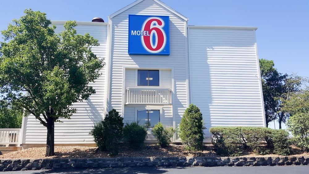 Pet Friendly Motel 6 Maryland Heights MO