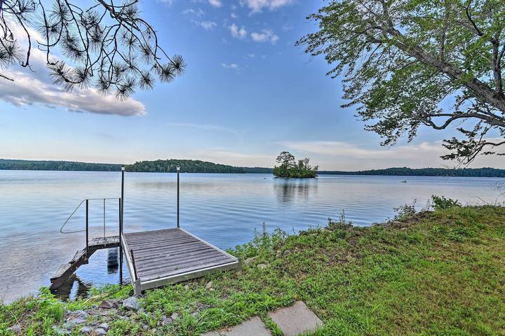 Pet Friendly 2BR Lakefront Cottage With Private Dock