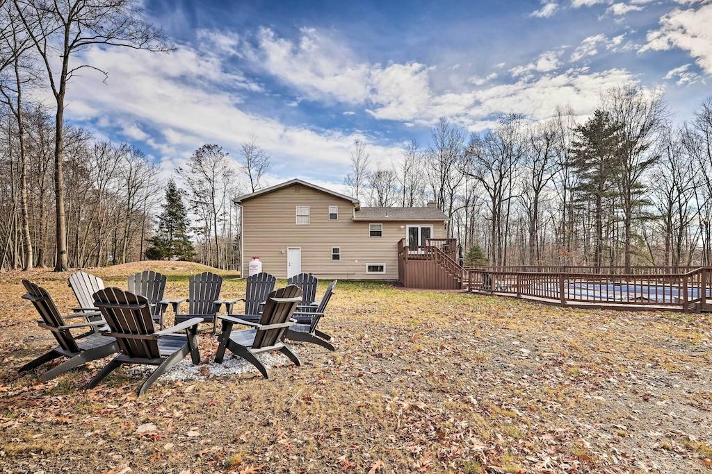 Modern E Stroudsburg Home with Pool & Fire Pit Pet Policy