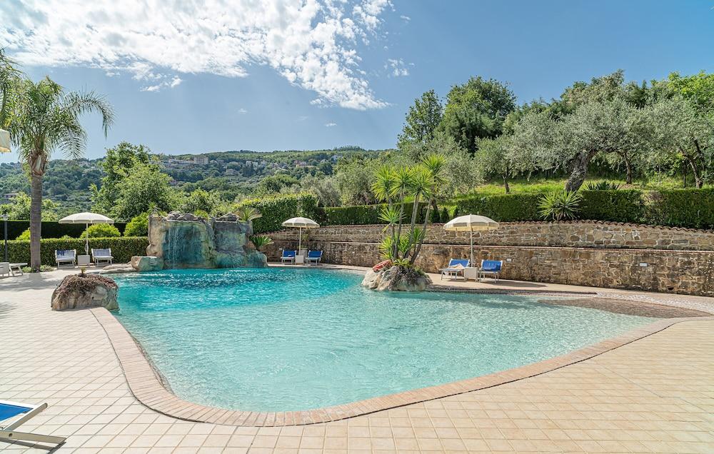 Pet Friendly Villa Rosi - Monolcale with Pool
