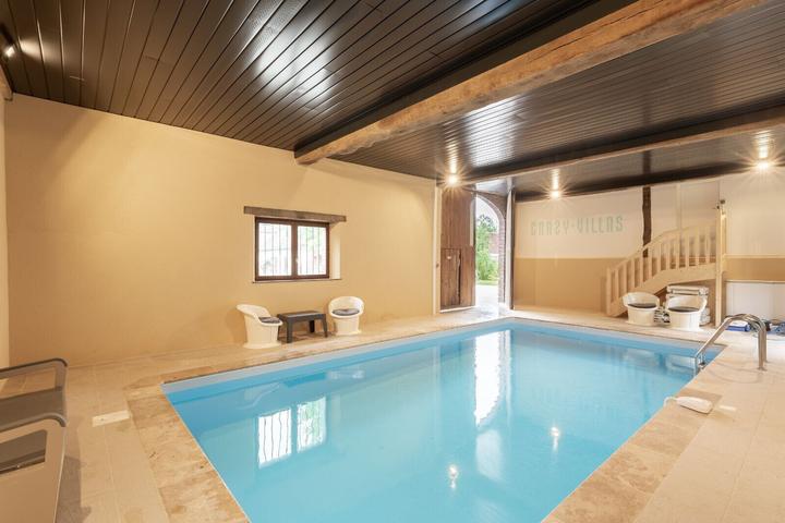Pet Friendly Grand 6BR Villa With Heated Indoor Pool