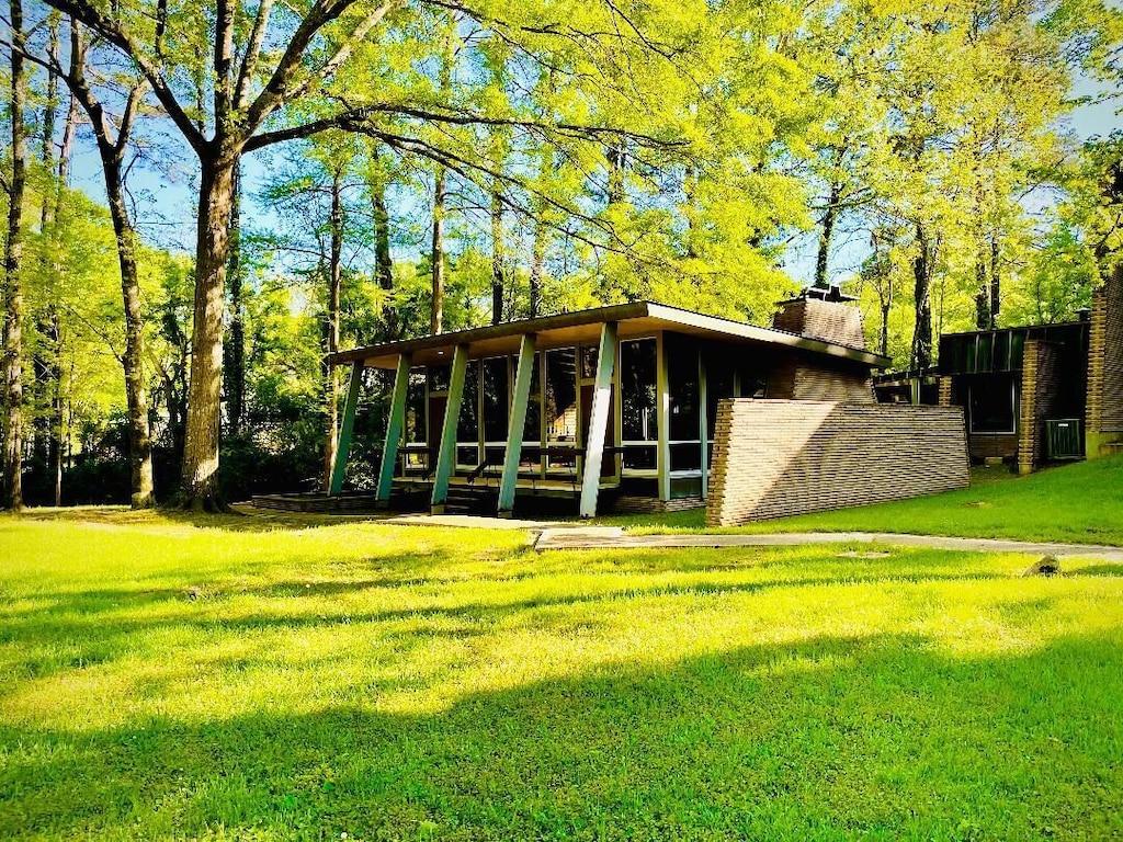 The Falk House Art Studio Pet Policy