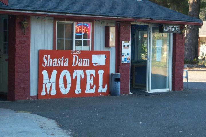 Pet Friendly Shasta Dam Motel